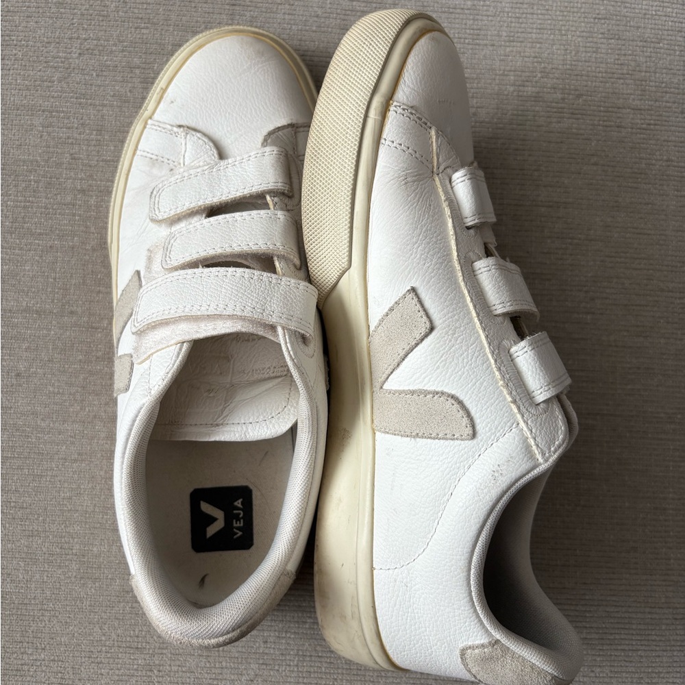 Veja White and Cream Minimalist Sneakers with Velcro Straps